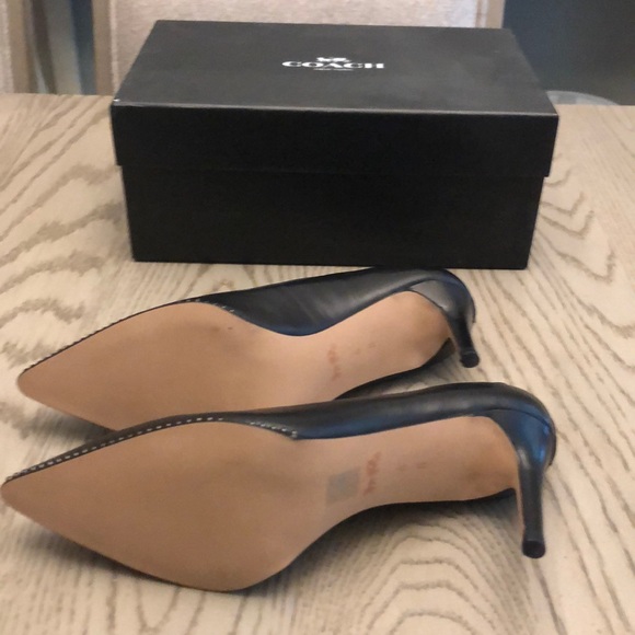 Coach Pumps - Picture 3 of 4